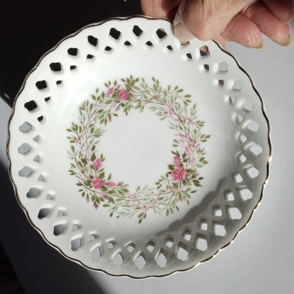 Avon Vintage 1988 Happy Birthday candy dish, Trinket dish